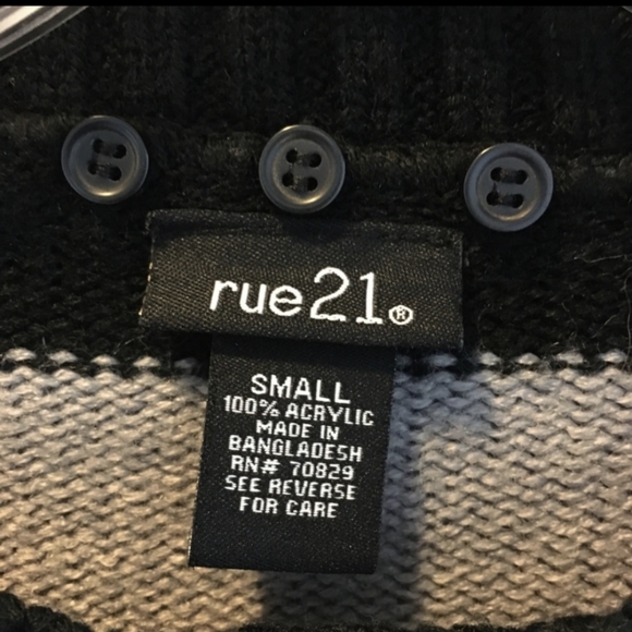 Rue21 Sweater - Picture 2 of 3